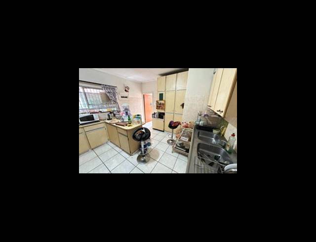 3 BEDROOM HOUSE FOR SALE IN MOUNTAIN VIEW